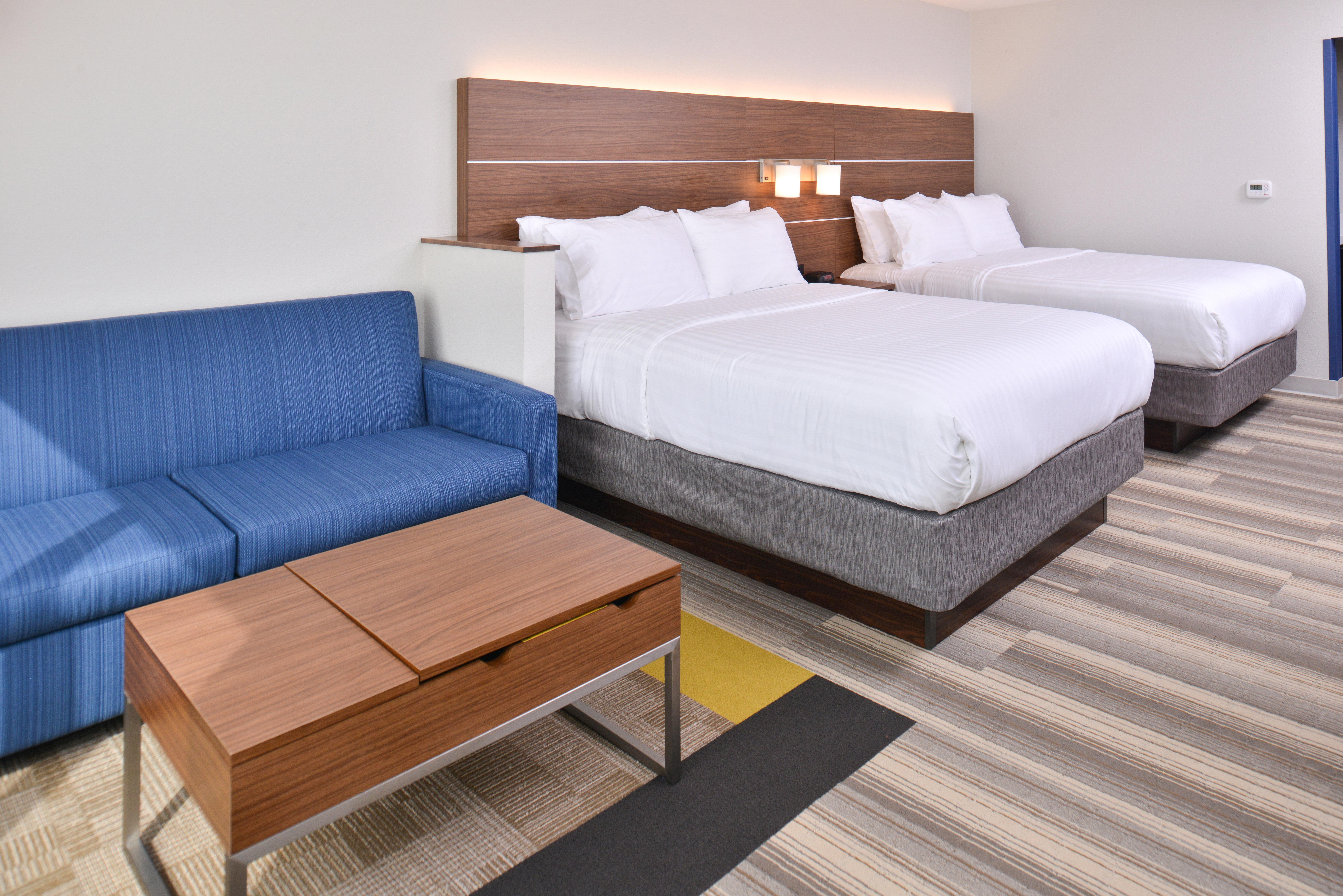 Holiday Inn Express & Suites Omaha Airport By Ihg Carter Lake Exterior photo